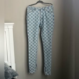 Men’s 32” waist checkerboard pattern skinny fit jeans